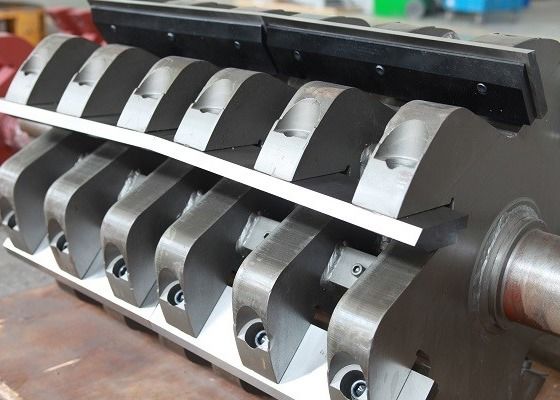 75kw 850KG H Ağır Kırıcı Boru Tüpü Pet Şişe Kırma Makinesi