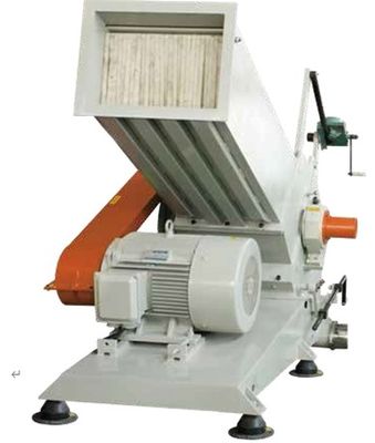 Düşük Gürültülü 1200kg / H Pet Şişe Hurda Atık Plastik Kırma Makinesi