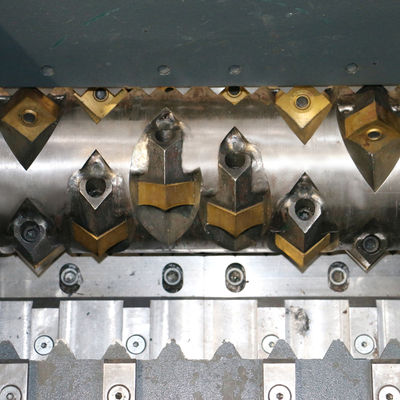 300kg / h Tek Şaftlı Sert Plastik Su Şişesi Lump Shredder