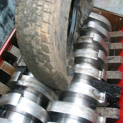 JWELL Düşük Gürültü 2000kg / h Lastik Geri Dönüşüm İki Şaftlı Plastik Film Parçalayıcı